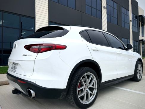 Used 2018 Alfa Romeo Stelvio Ti Sport AWD/4WD image 6