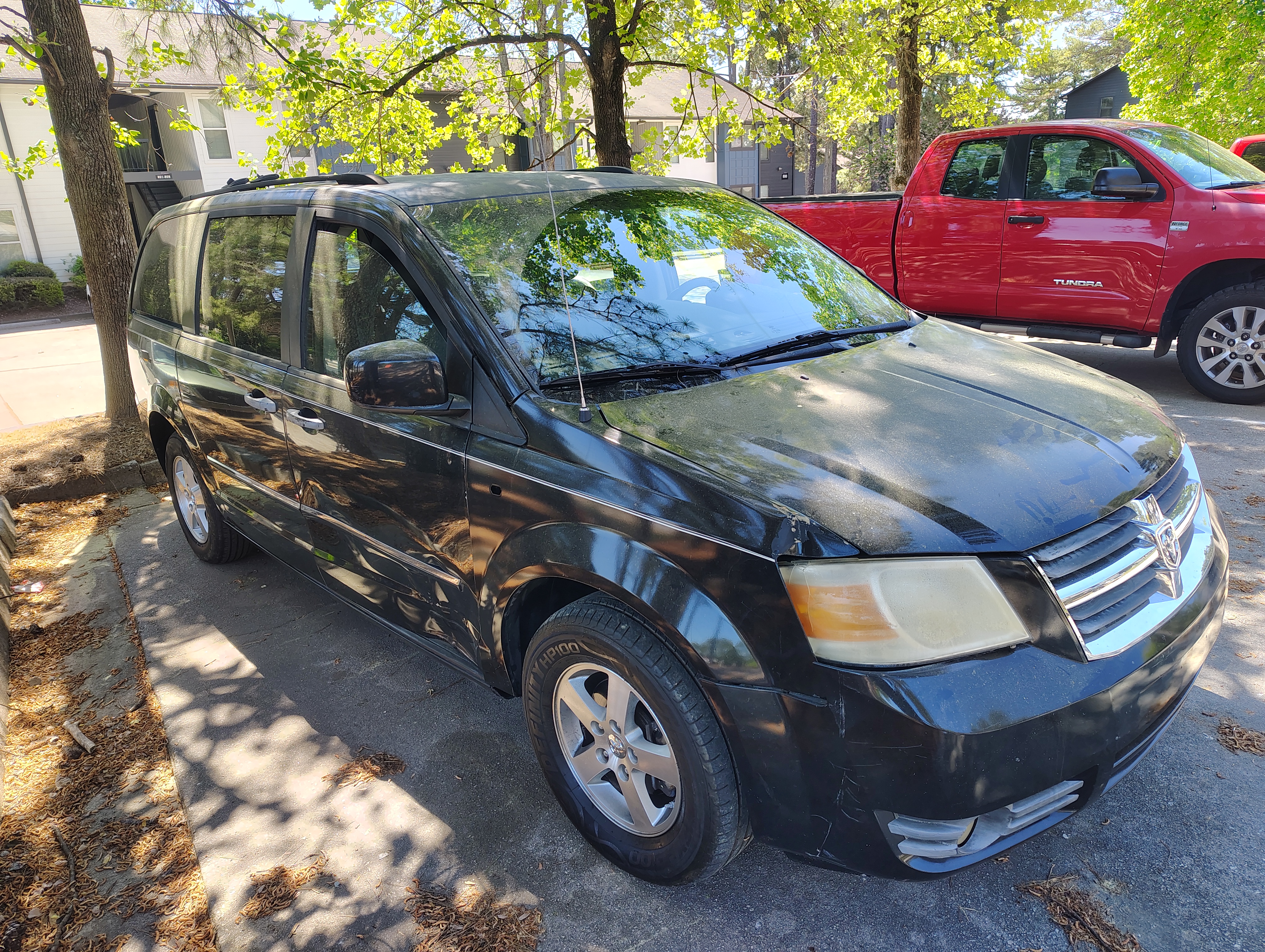Used 2008 Dodge Grand Caravan SXT FWD image 1