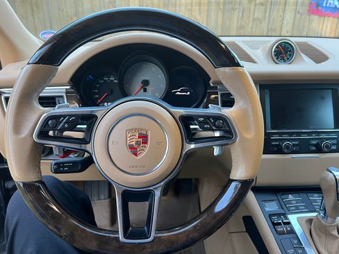 Used 2015 Porsche Macan S image 8
