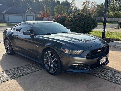 Used 2017 Ford Mustang GT Premium image 2