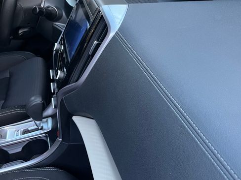 Used 2019 Subaru Ascent Premium image 5