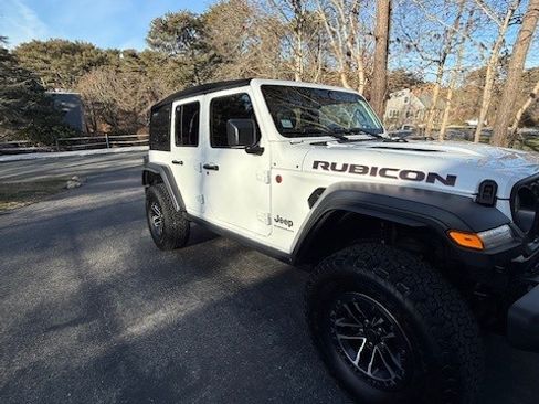 Used 2024 Jeep Wrangler Unlimited Rubicon w/ XTREMEE 35" Tire Package image 2