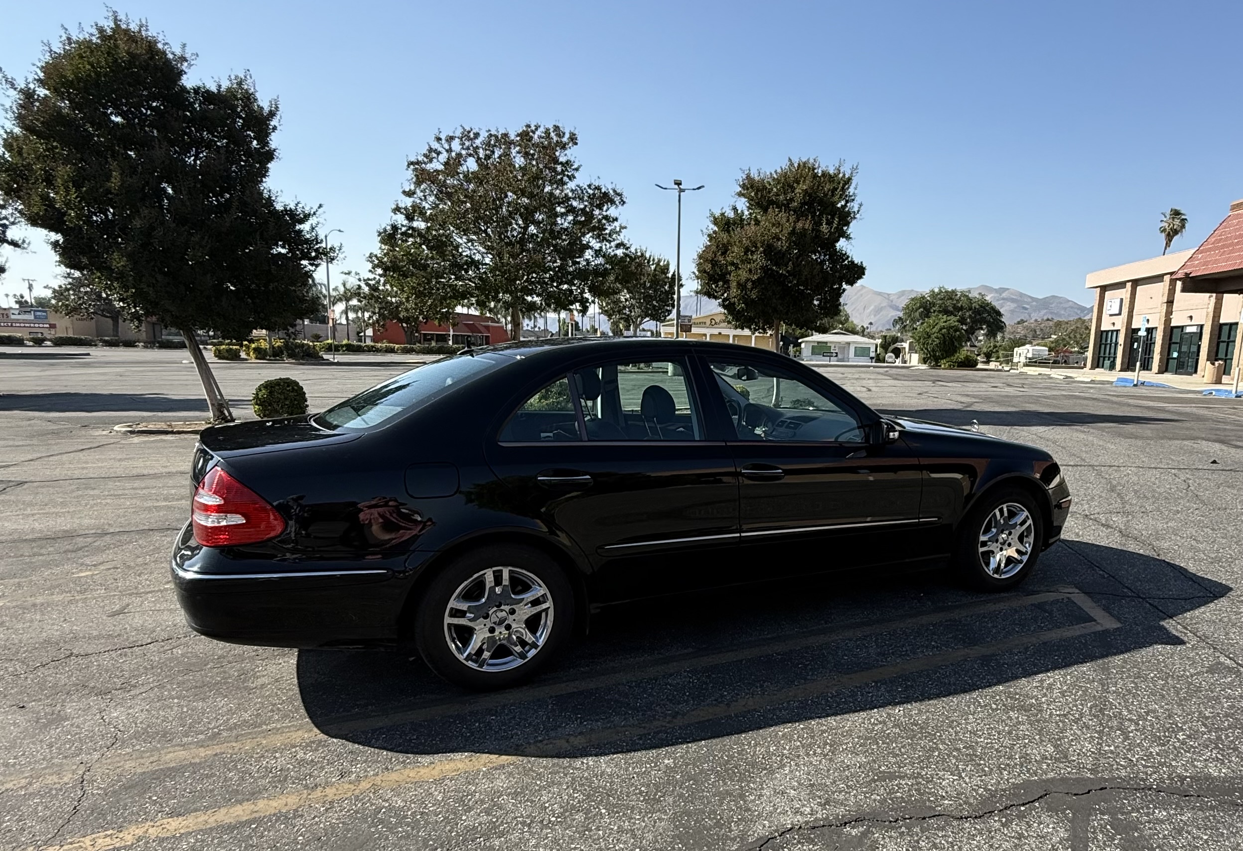 Used 2003 Mercedes-Benz E 320 Sedan image 21