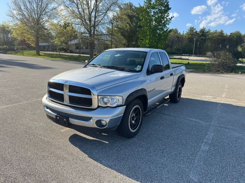 Used 2005 Dodge Ram 1500 Truck 2WD Quad Cab image 1