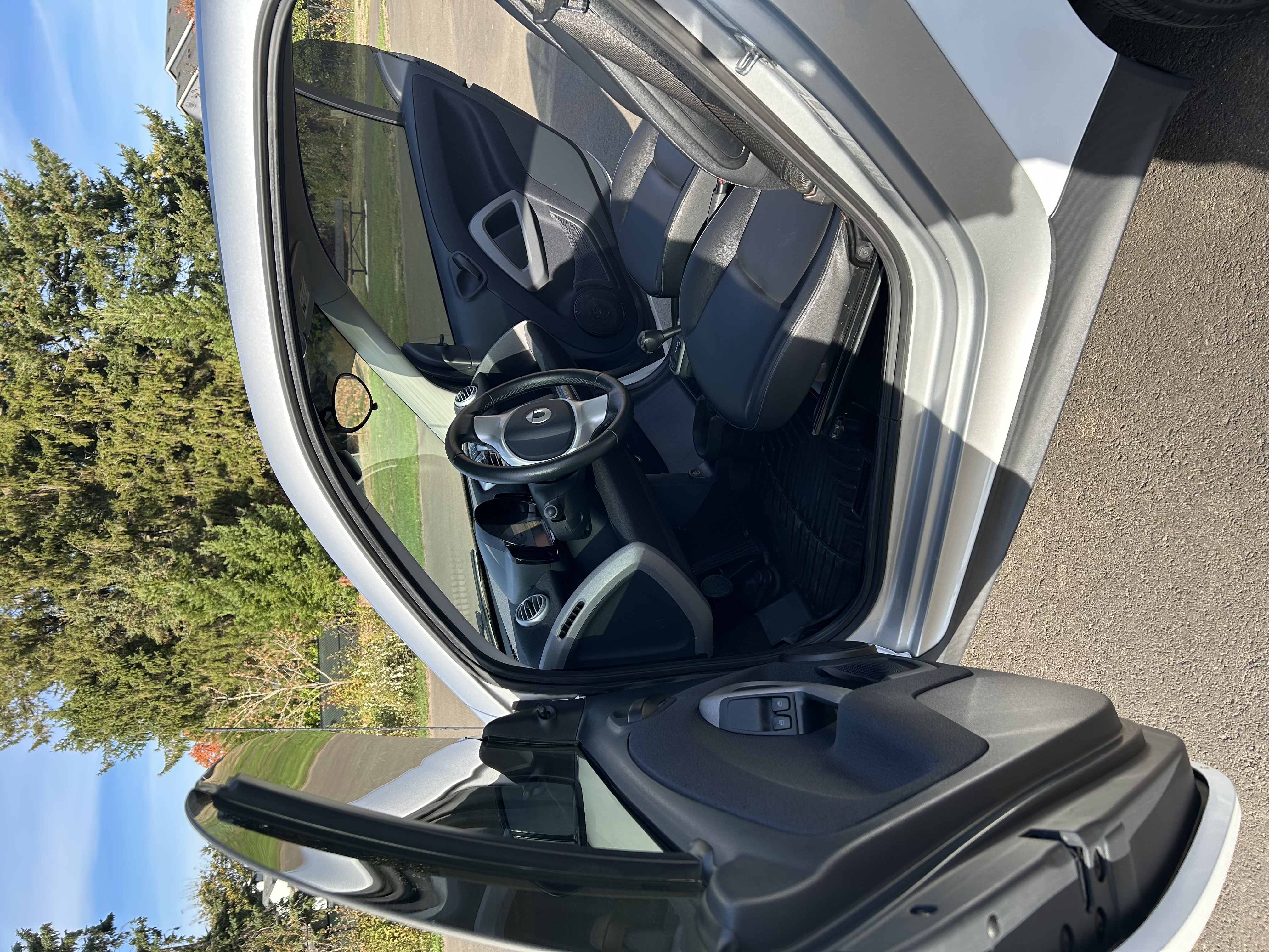 Used 2014 smart fortwo pure RWD image 16