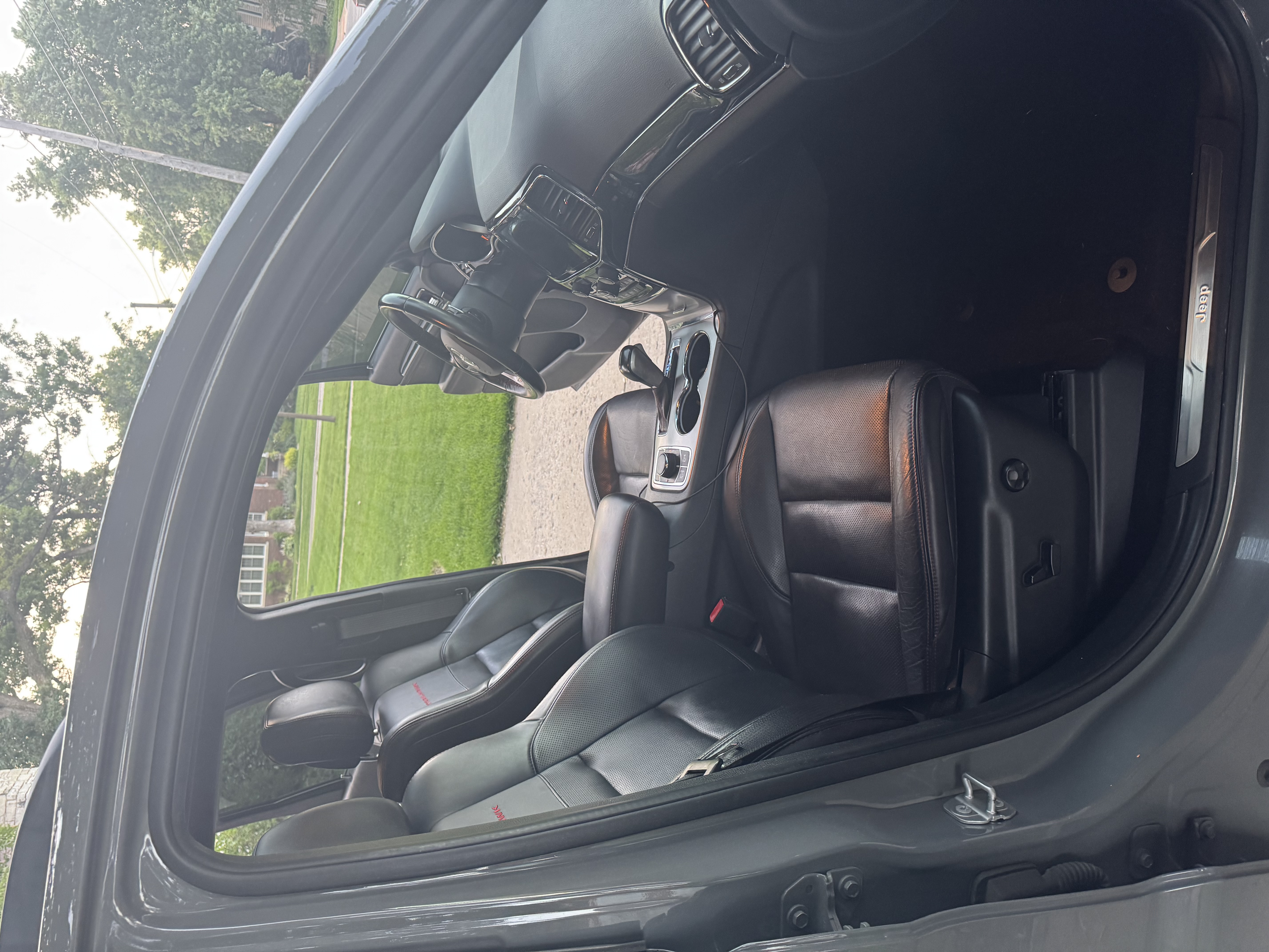 Used 2020 Jeep Grand Cherokee Trailhawk w/ Trailhawk Luxury Group AWD/4WD image 21