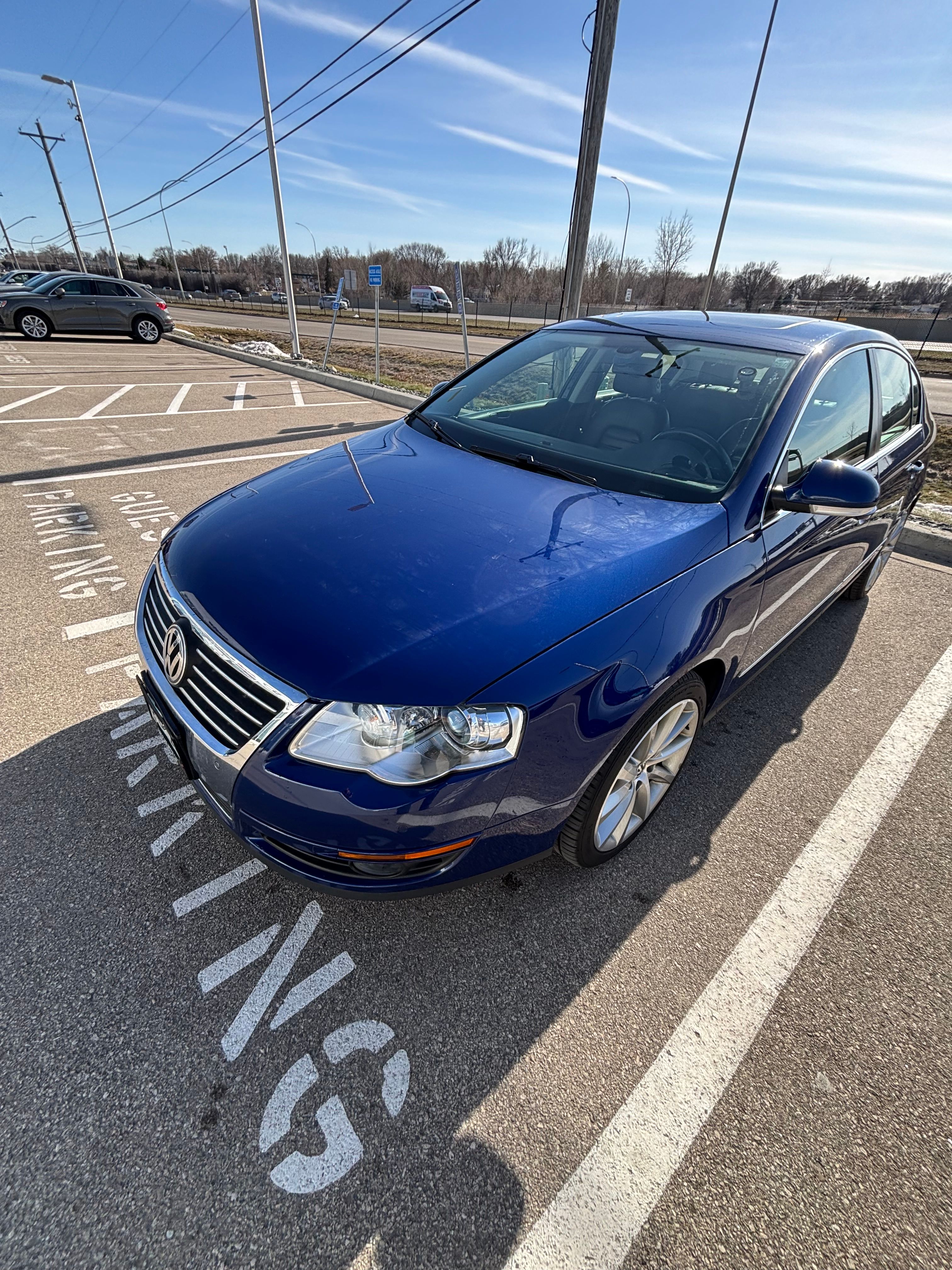 Used 2008 Volkswagen Passat VR6 AWD/4WD image 1