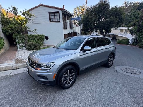 Used 2021 Volkswagen Tiguan S image 8