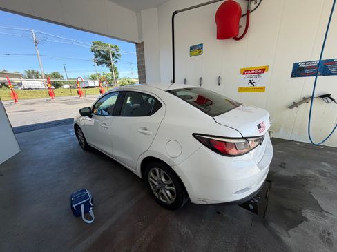 Used 2018 Toyota Yaris iA FWD image 2
