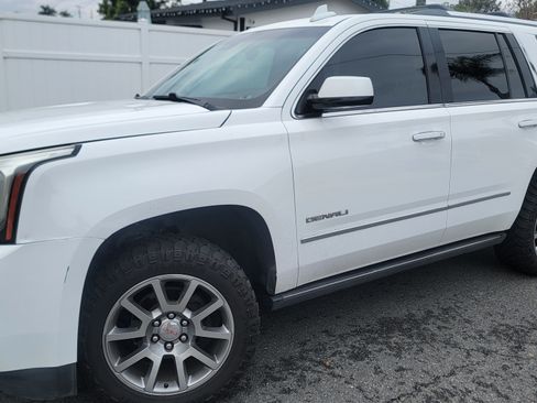 Used 2015 GMC Yukon Denali w/ Premium Package image 5