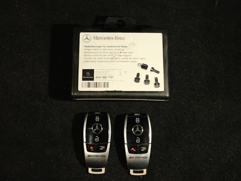 Used 2021 Mercedes-Benz AMG GT 63 image 30