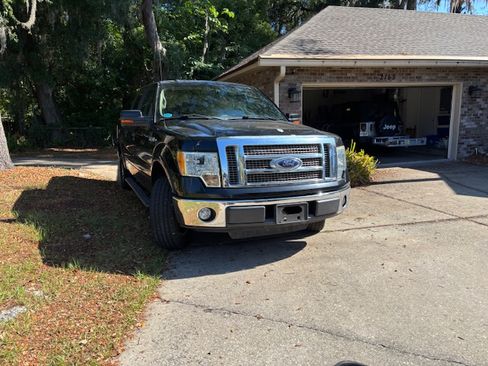 Used 2010 Ford F150 Lariat RWD image 2