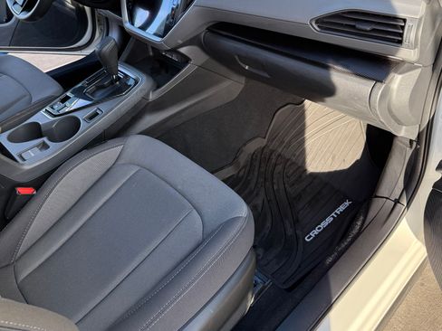 Used 2025 Subaru Crosstrek 2.0i Premium image 9