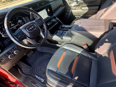 Used 2024 GMC Sierra 2500 AT4 w/ Technology Package image 10