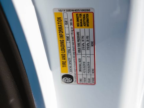 Used 2013 Chevrolet Corvette Grand Sport w/ 4LT Preferred Equipment Group image 10