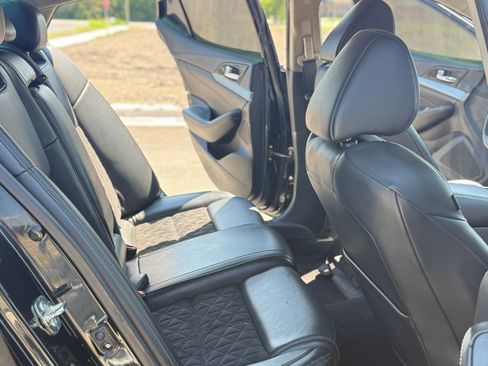 Used 2017 Nissan Maxima SR w/ Midnight Edition image 12