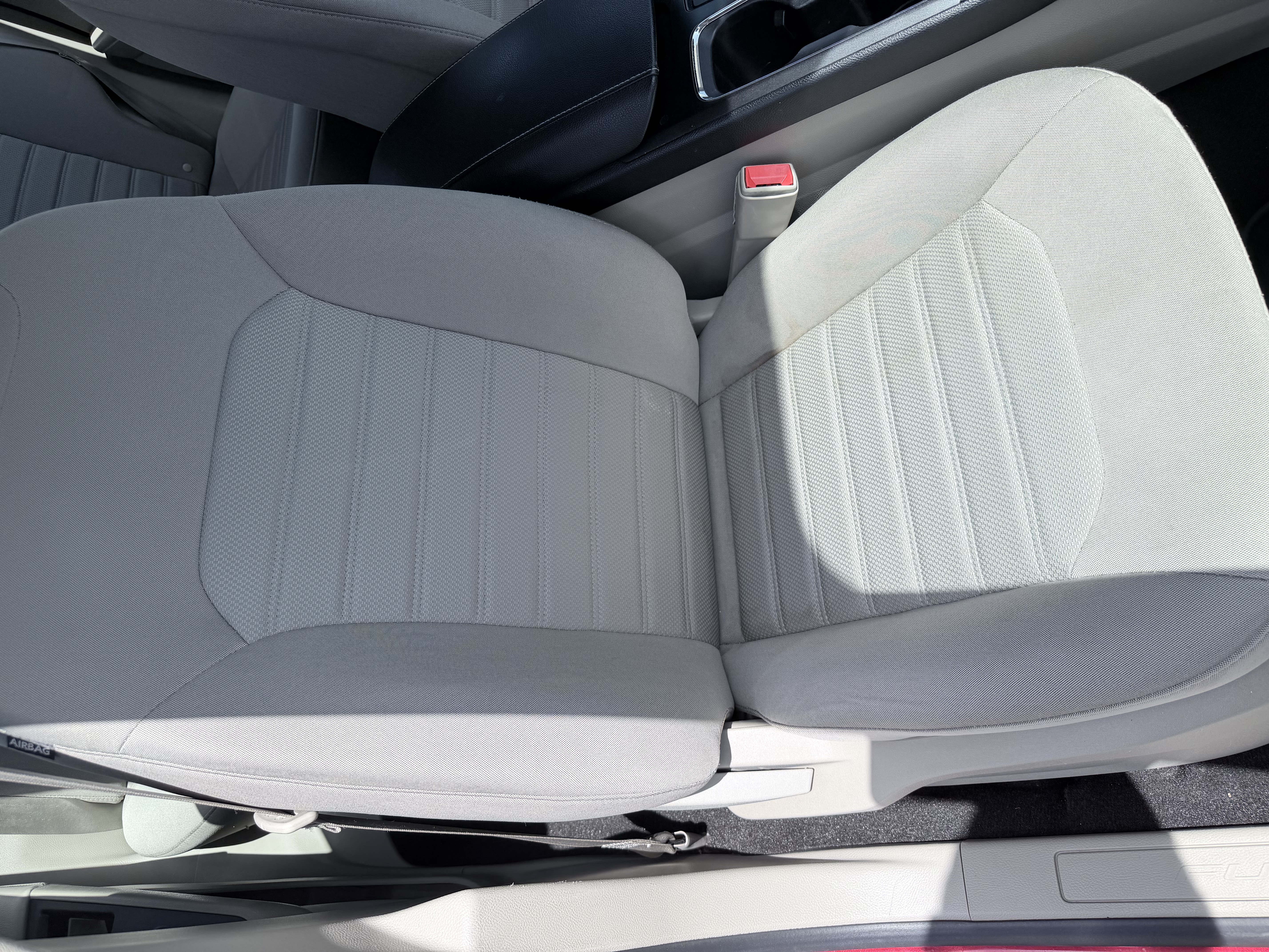 Used 2020 Ford Fusion SE FWD image 19