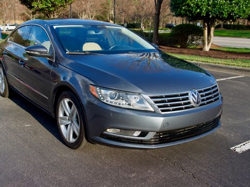 Used 2013 Volkswagen CC Sport image 23