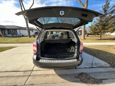 Used 2015 Subaru Forester 2.5i Premium w/ All-Weather Package image 8