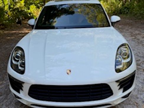 Used 2018 Porsche Macan Sport Edition image 1
