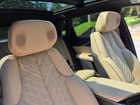 Used 2026 Cadillac Lyriq V image 11