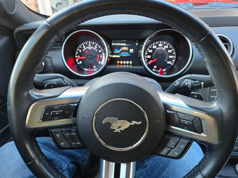 Used 2018 Ford Mustang Coupe image 8