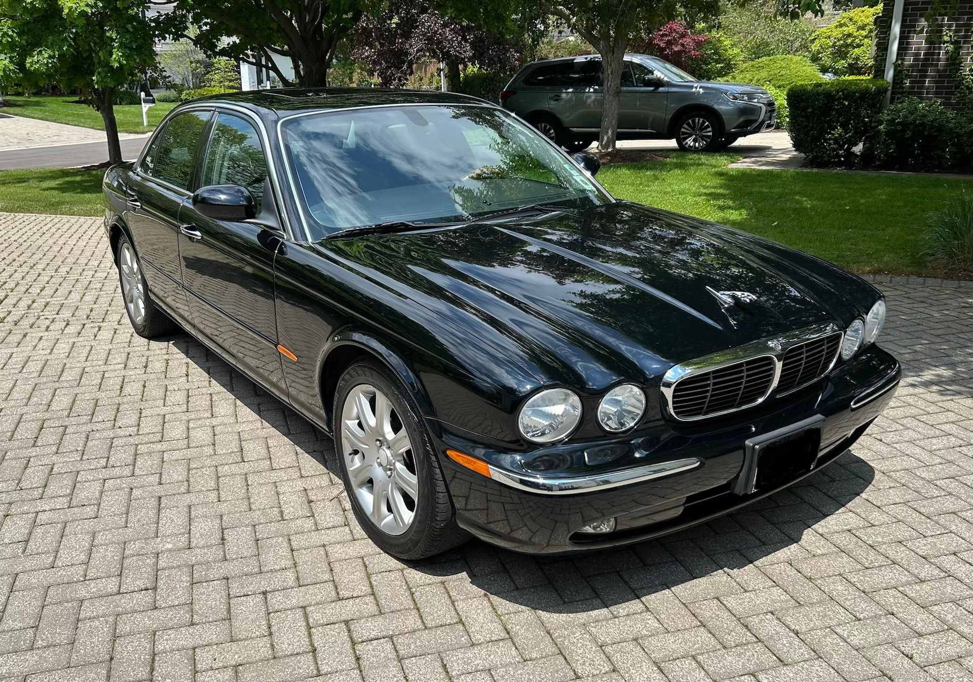 Used 2004 Jaguar XJ8 RWD image 2