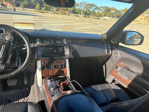 Used 2017 Land Rover Range Rover image 6