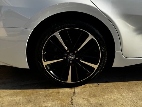 Used 2018 Toyota Camry XSE image 10