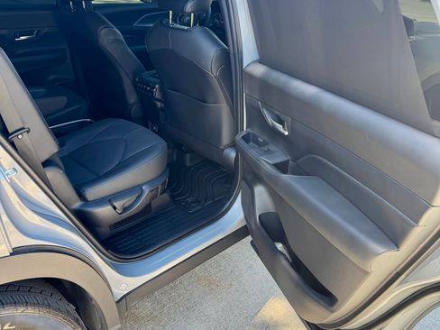 Used 2025 Toyota Grand Highlander AWD Hybrid image 19