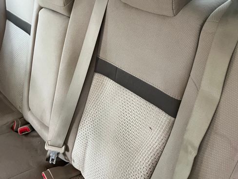 Used 2013 Toyota Camry LE FWD image 16