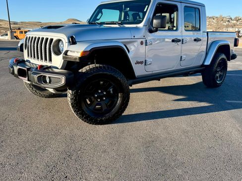 Used 2023 Jeep Gladiator Mojave w/ Cold Weather Group image 4