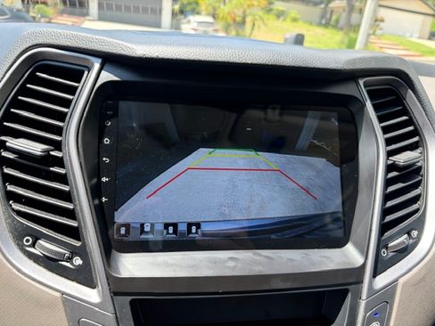 Used 2015 Hyundai Santa Fe Limited w/ Option Group 04 FWD image 14