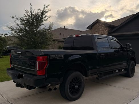 Used 2022 Ford F250 Lariat w/ Black Appearance Package AWD/4WD image 8