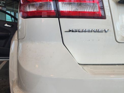 Used 2014 Dodge Journey SXT image 21