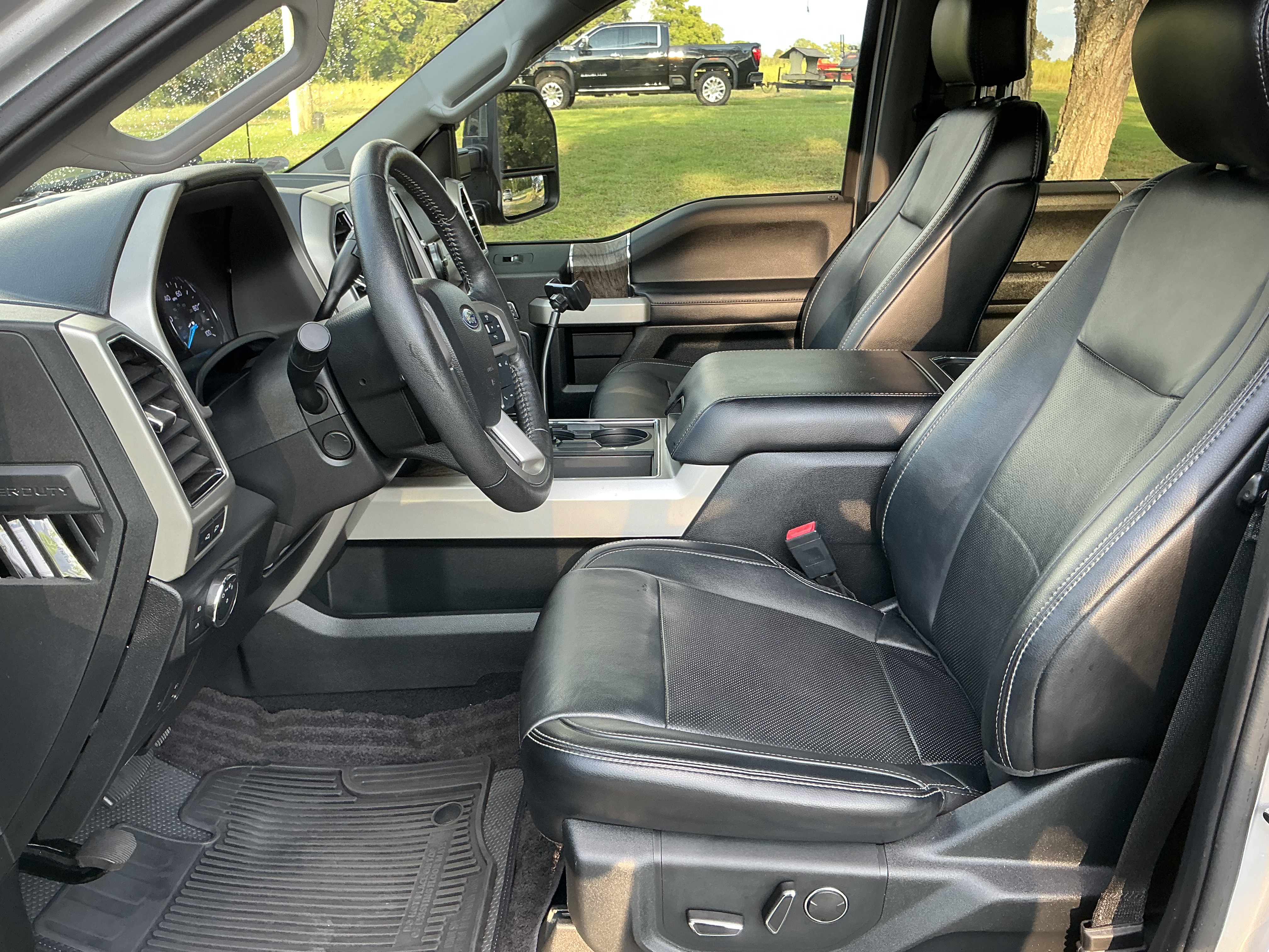 Used 2019 Ford F250 Lariat w/ Lariat Ultimate Package AWD/4WD image 10