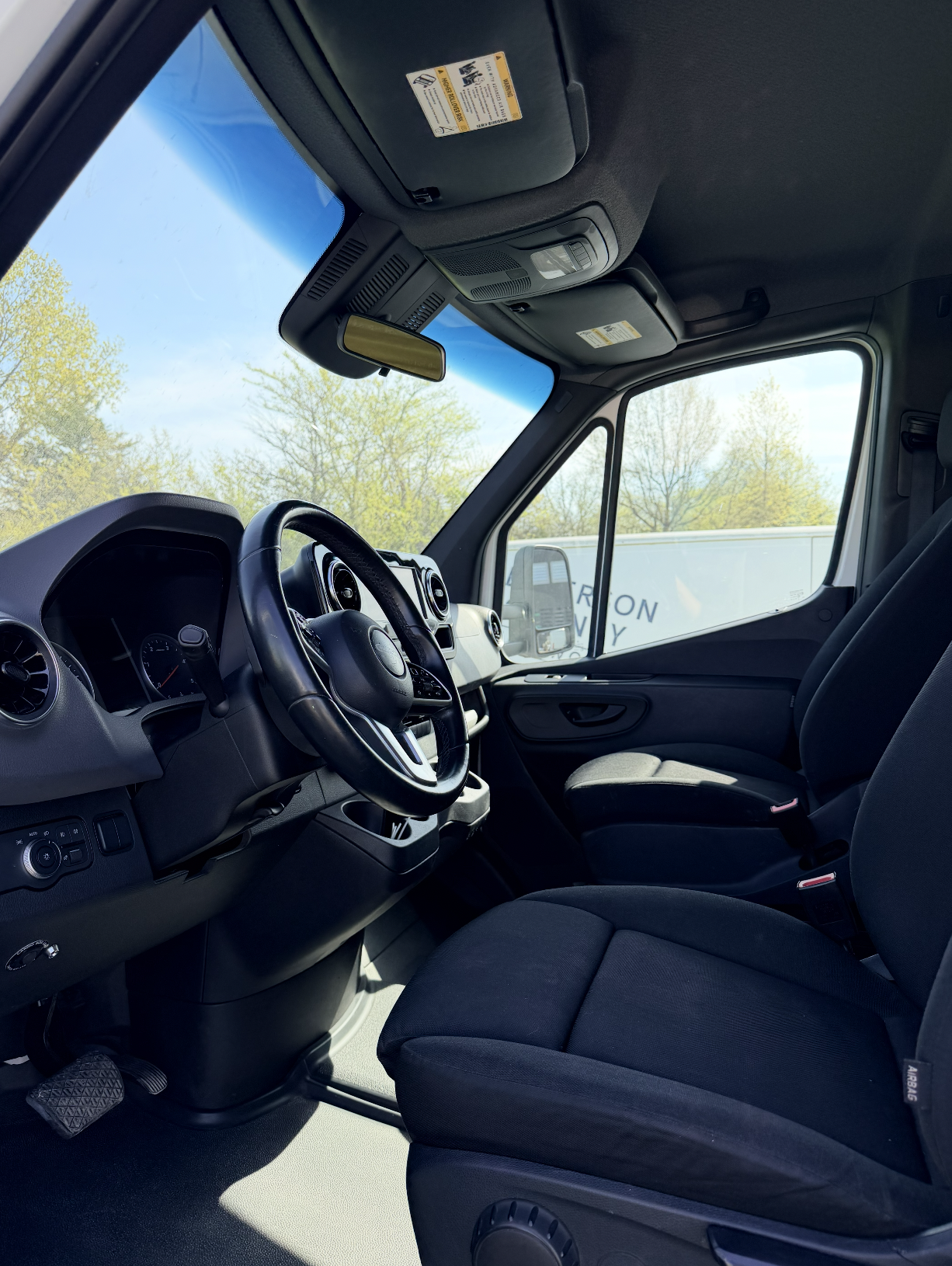 Used 2019 Freightliner Sprinter 170 RWD image 10