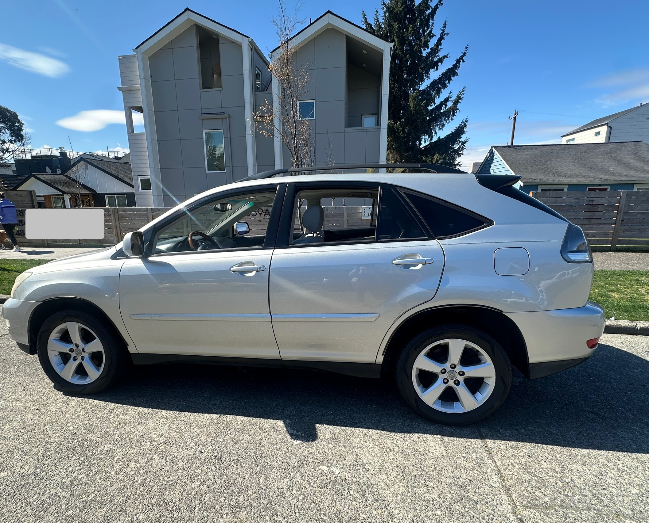 Used 2005 Lexus RX 330 AWD w/ Premium Plus Pkg image 1