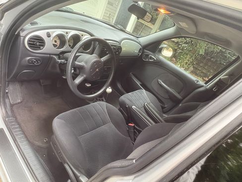Used 2004 Chrysler PT Cruiser Touring FWD image 21