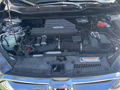 Used 2018 Honda CR-V Touring image 2