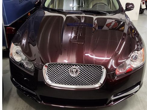 Used 2011 Jaguar XF Premium image 1