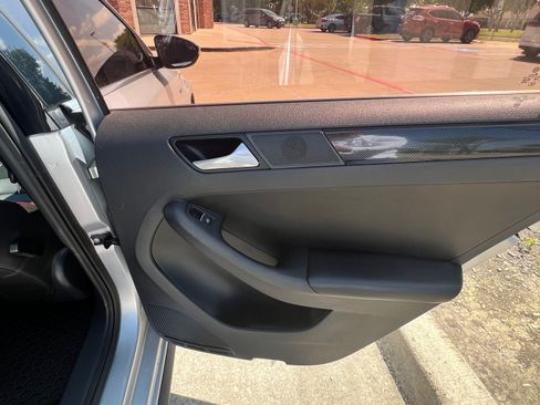 Used 2014 Volkswagen Jetta GLI image 8