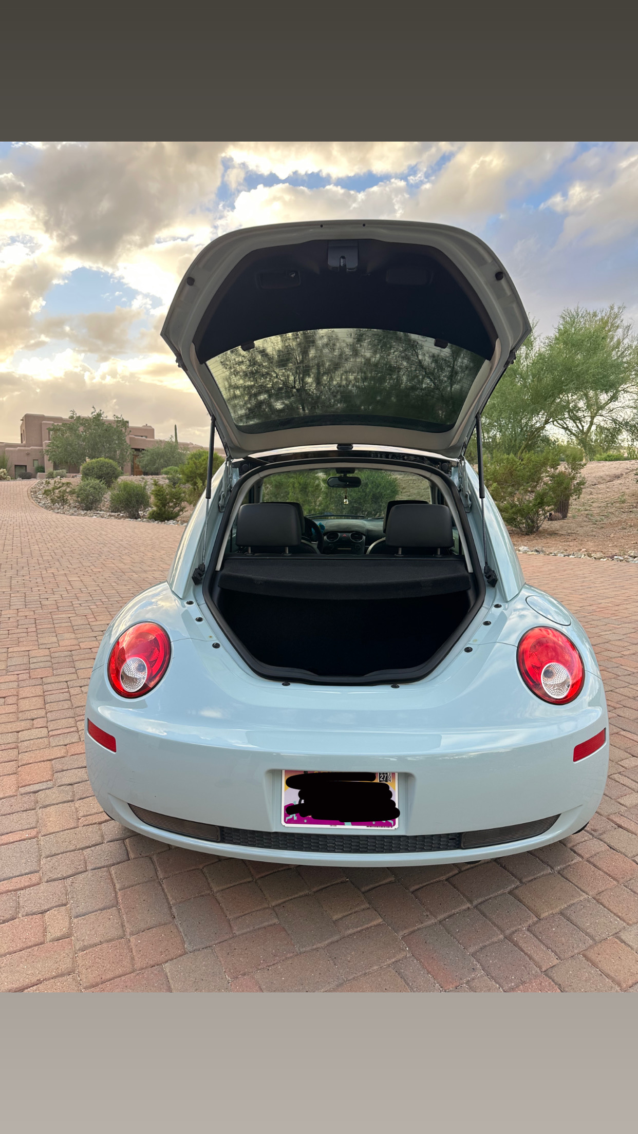 Used 2010 Volkswagen Beetle Final Edition FWD image 8