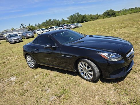 Used 2018 Mercedes-Benz SLC 300 image 4