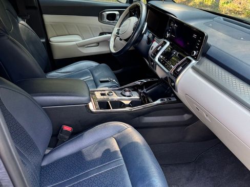 Used 2022 Kia Sorento SX Prestige w/ Panoramic Sunroof Package AWD/4WD image 8
