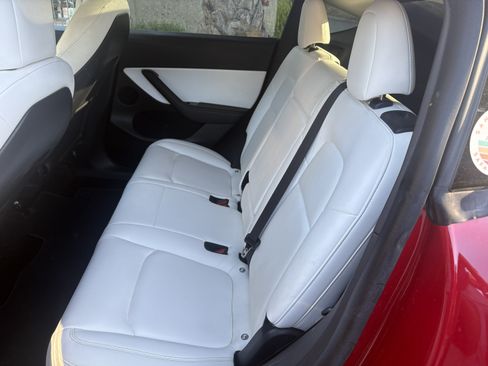 Used 2020 Tesla Model Y Performance image 4