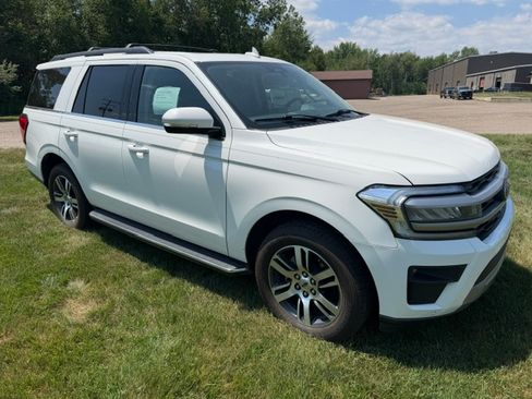 Used 2022 Ford Expedition XLT AWD/4WD image 6