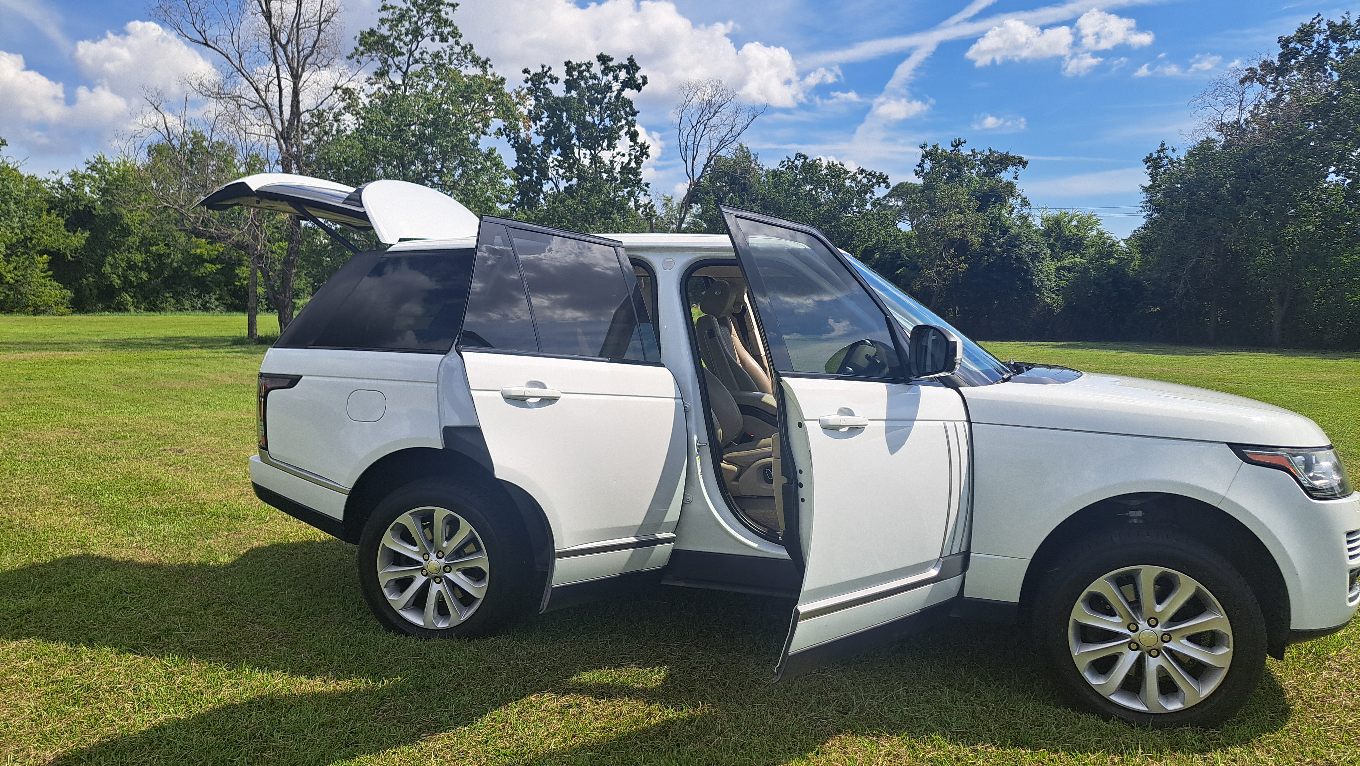 Used 2015 Land Rover Range Rover HSE AWD/4WD image 10