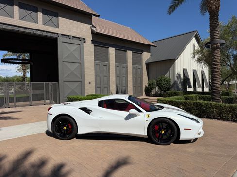 Used 2017 Ferrari 488 Spider RWD image 2