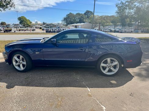 Used 2010 Ford Mustang GT image 4